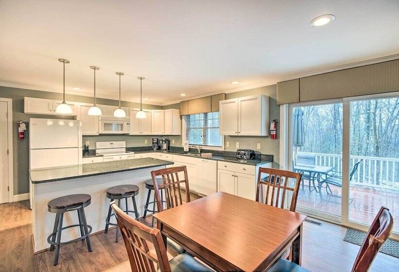 North Conway Home ~ 2 Mi To Cranmore Mountain!