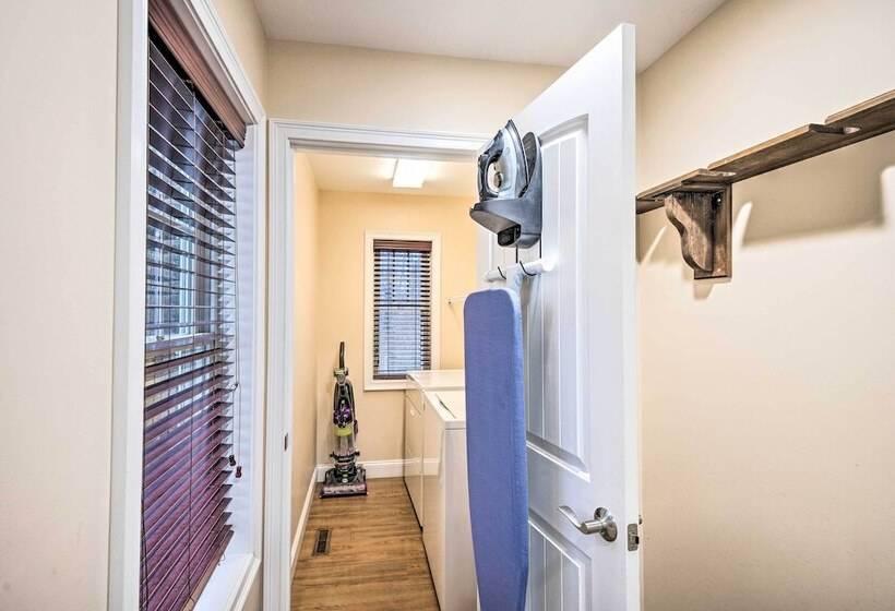 North Conway Home ~ 2 Mi To Cranmore Mountain!