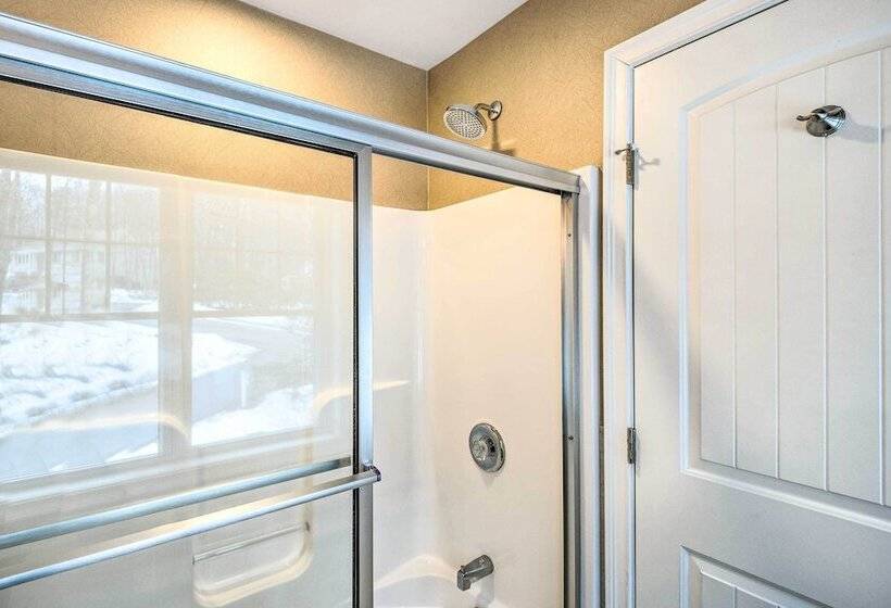 North Conway Home ~ 2 Mi To Cranmore Mountain!