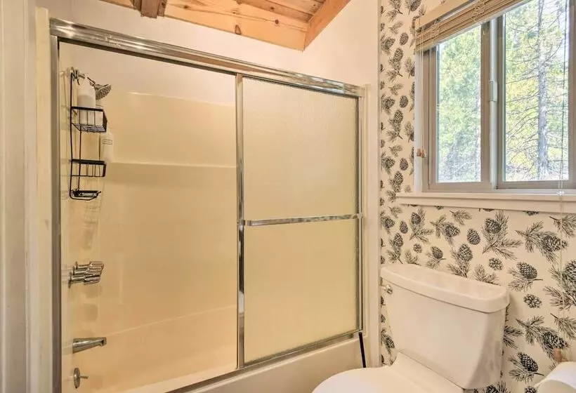 Charming Pinecrest Cabin W/ Private Deck