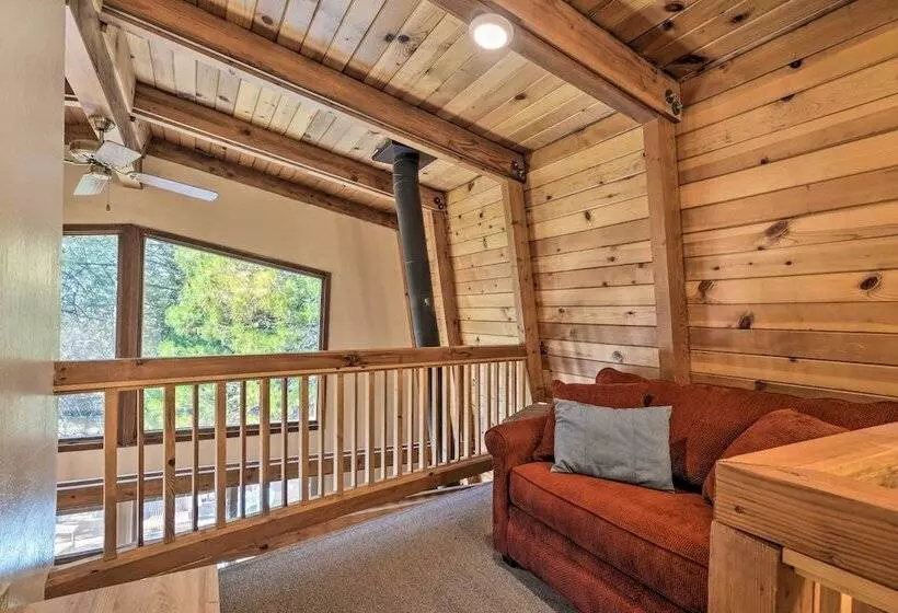 Charming Pinecrest Cabin W/ Private Deck