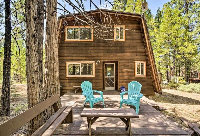 Charming Pinecrest Cabin W/ Private Deck