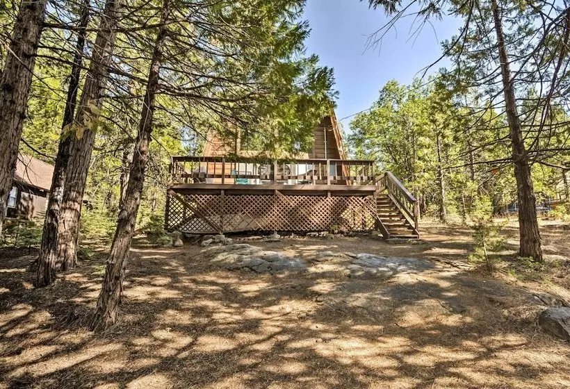 Charming Pinecrest Cabin W/ Private Deck