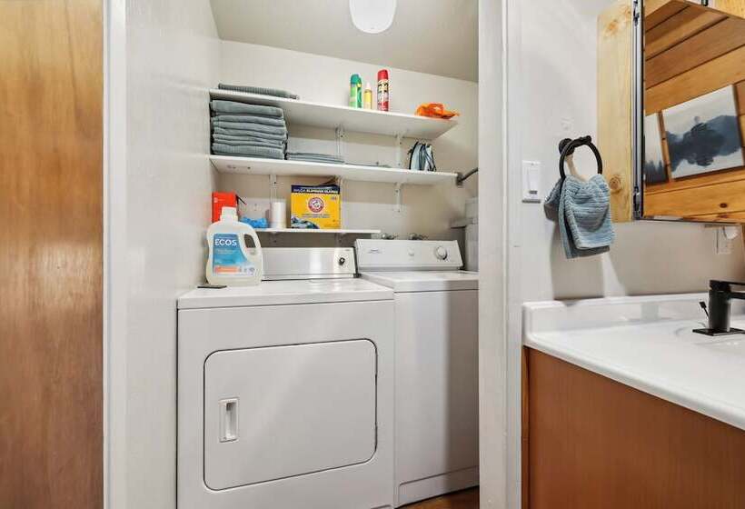 Charming Pinecrest Cabin W/ Private Deck