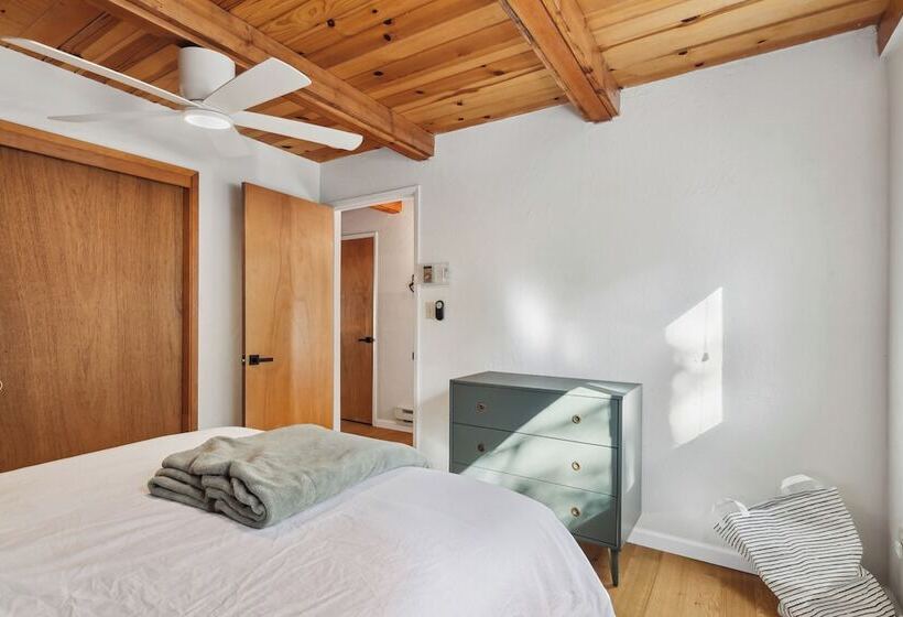 Charming Pinecrest Cabin W/ Private Deck