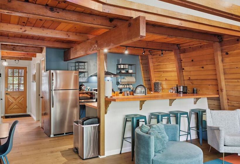 Charming Pinecrest Cabin W/ Private Deck