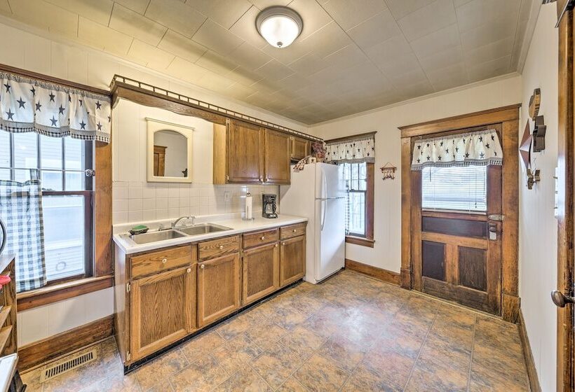 Charming Urbana Home Near Downtown!