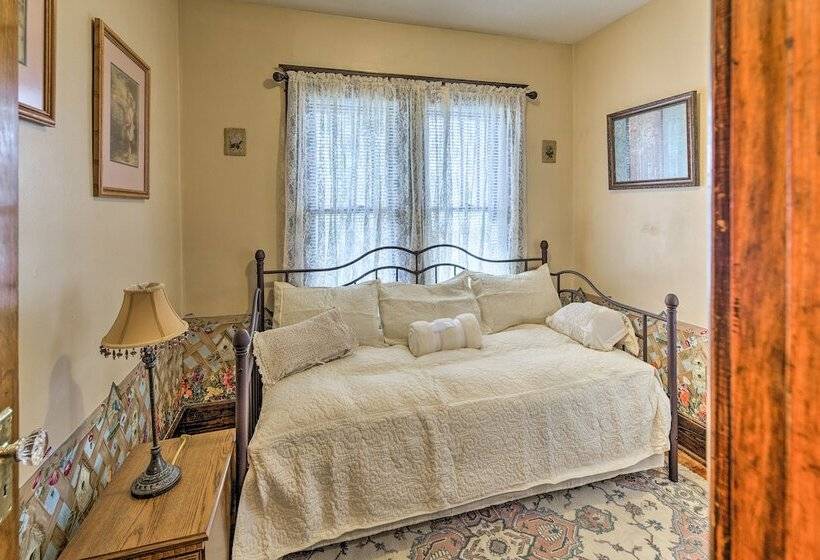 Charming Urbana Home Near Downtown!