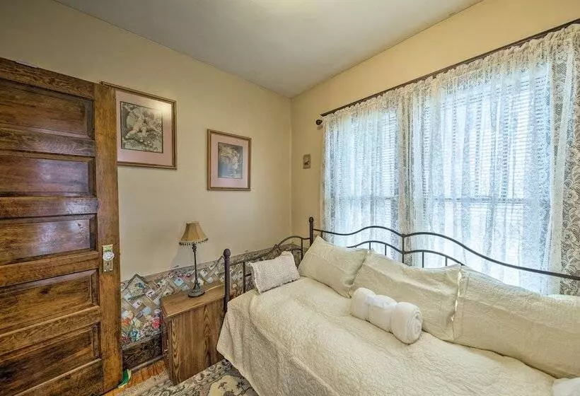 Charming Urbana Home Near Downtown!