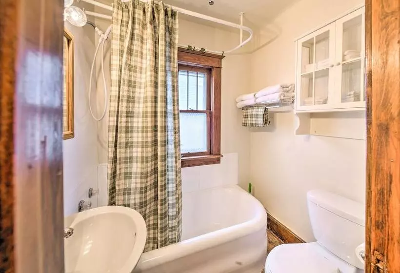 Charming Urbana Home Near Downtown!