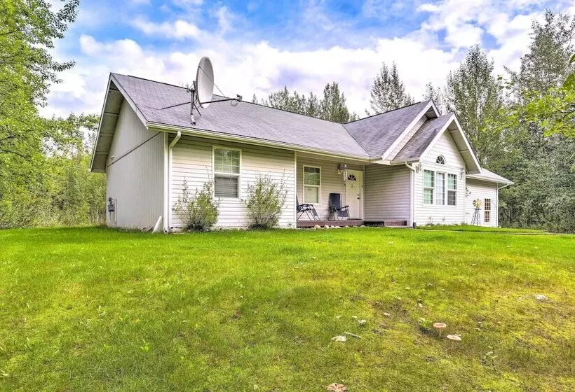 Charming Wasilla Retreat: Walk To Lake Lalen!