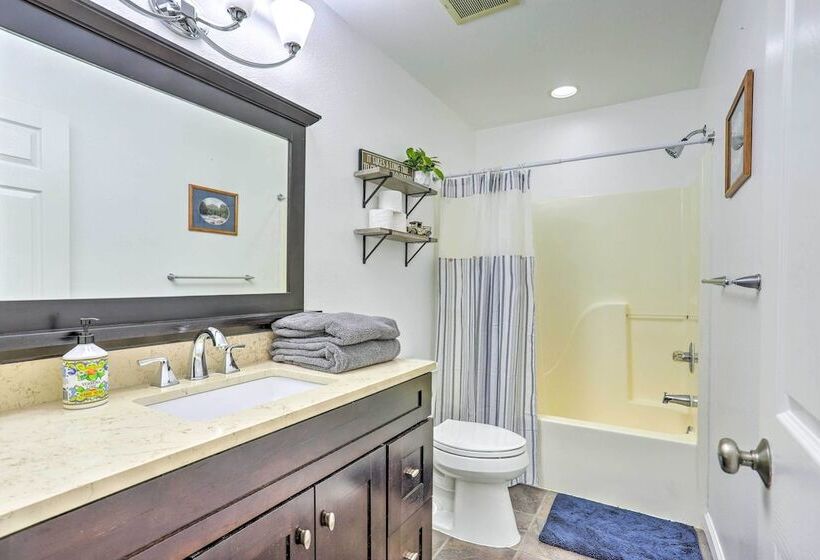 Charming Wasilla Retreat: Walk To Lake Lalen!