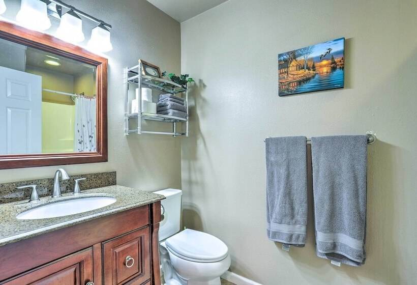 Charming Wasilla Retreat: Walk To Lake Lalen!