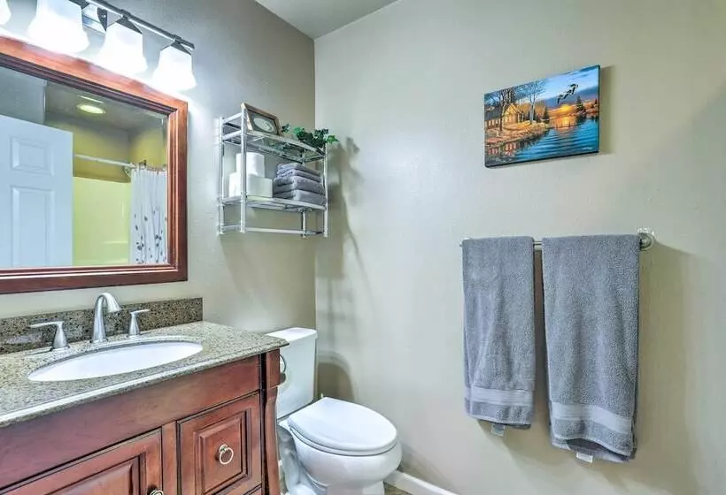 Charming Wasilla Retreat: Walk To Lake Lalen!