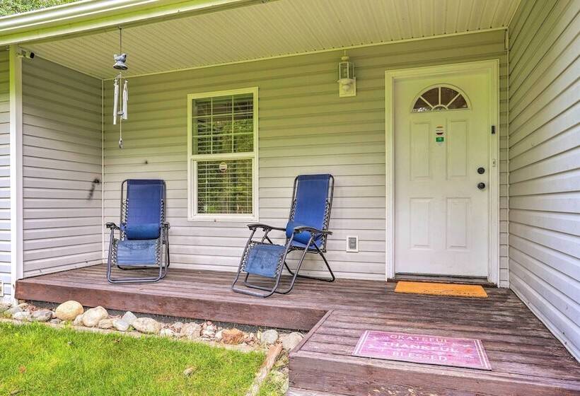 Charming Wasilla Retreat: Walk To Lake Lalen!