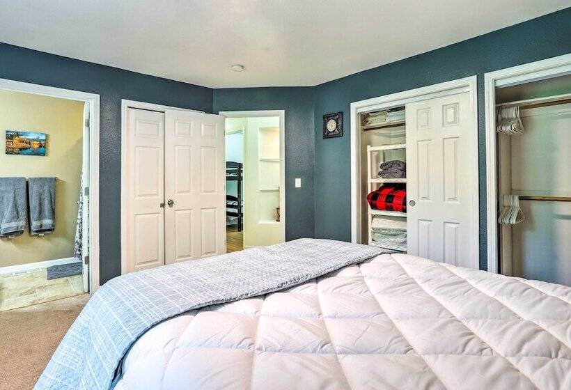 Charming Wasilla Retreat: Walk To Lake Lalen!