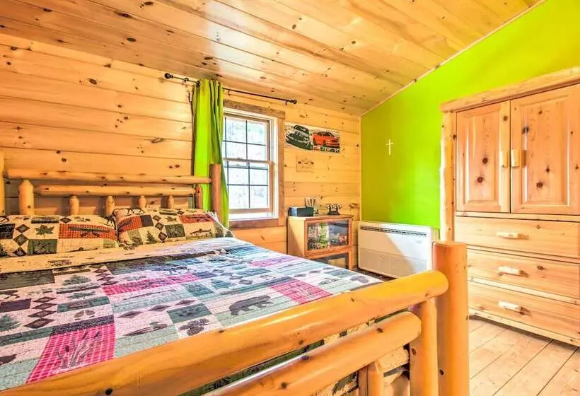 Chic Brandon Cabin W/ Pool, Hot Tub + Sauna!