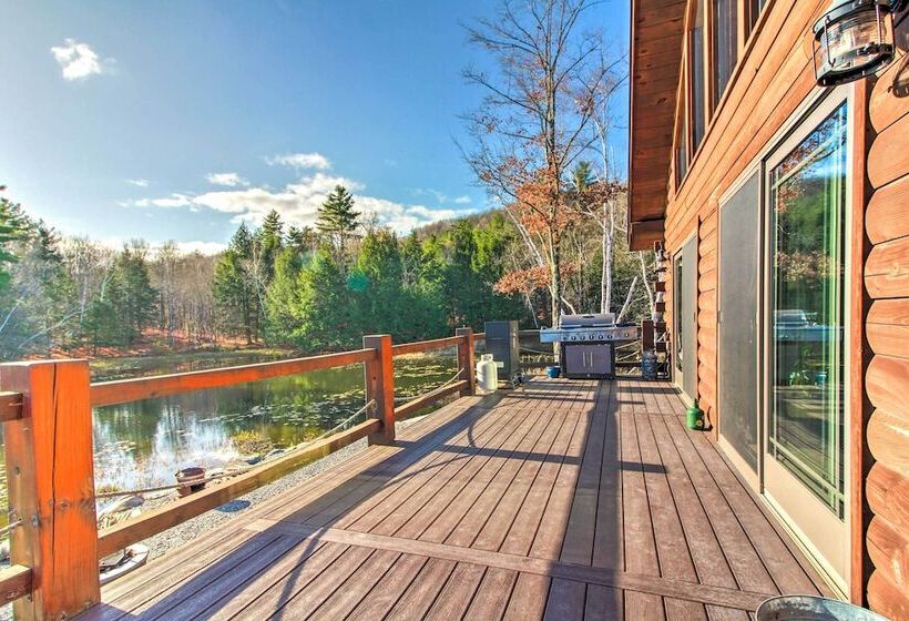 Chic Brandon Cabin W/ Pool, Hot Tub + Sauna!