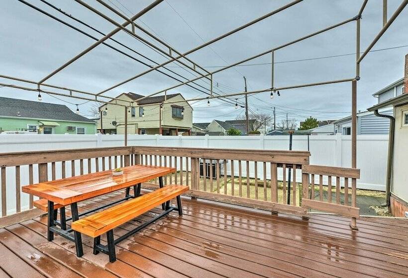 Coastal Brigantine Cottage: Walk To Beaches