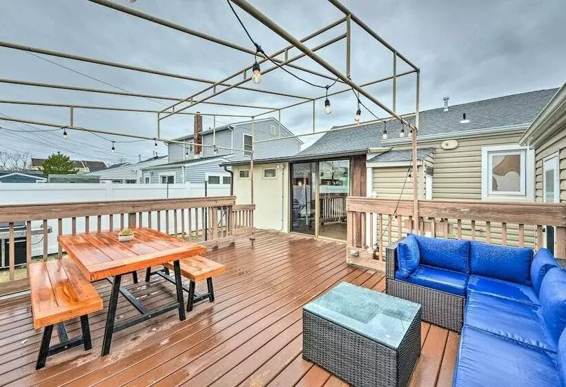 Coastal Brigantine Cottage: Walk To Beaches