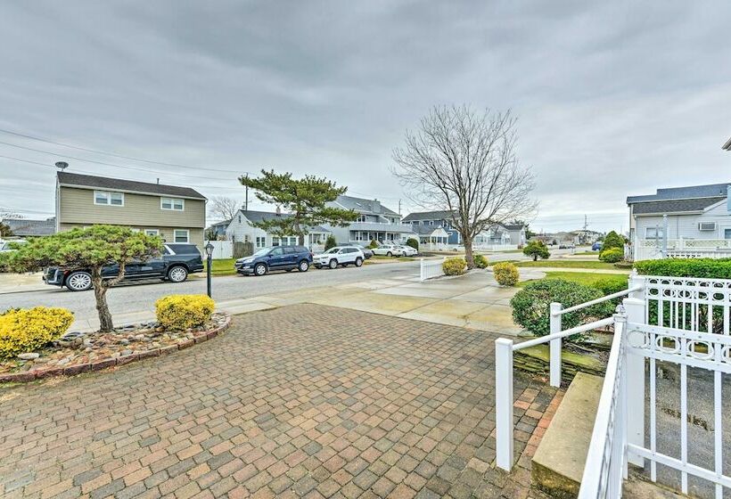 Coastal Brigantine Cottage: Walk To Beaches