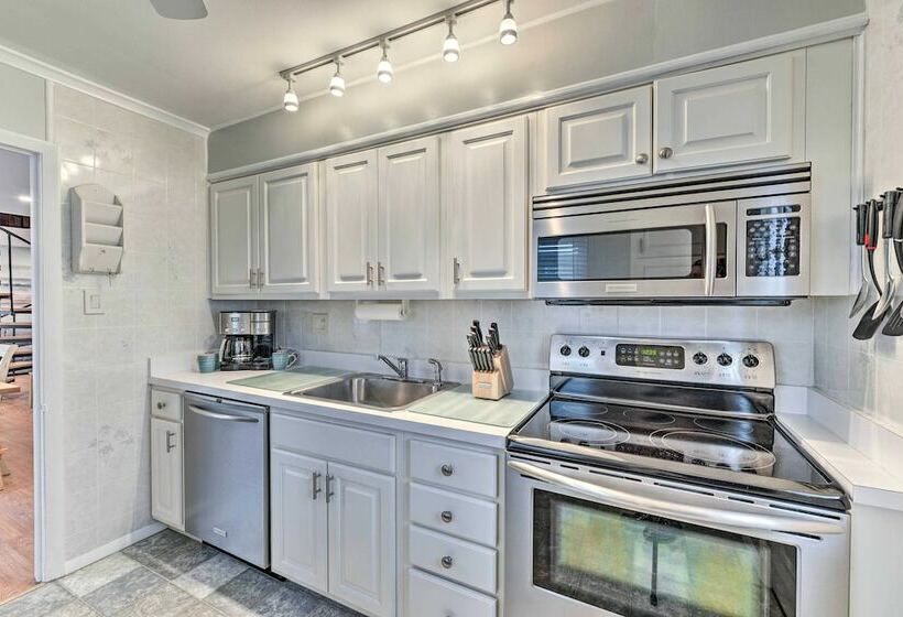 Coastal Brigantine Cottage: Walk To Beaches