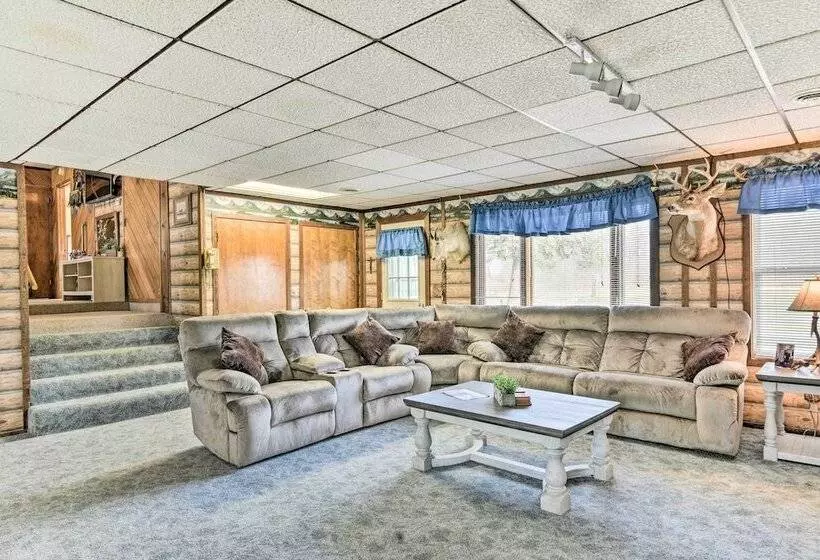 Cozy Cass City Retreat W/ Spacious Deck!