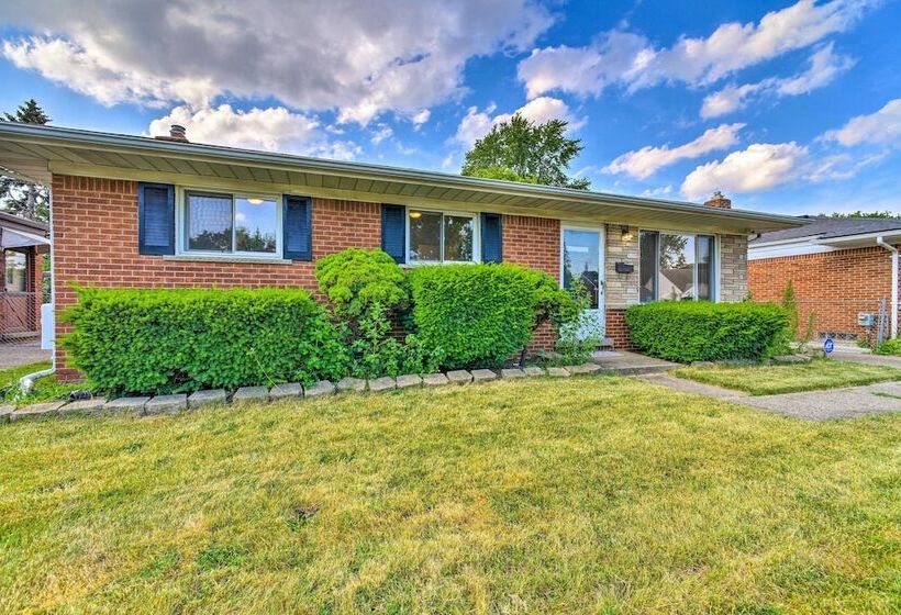 Cozy Center Line Home W/ Fenced Yard & Office