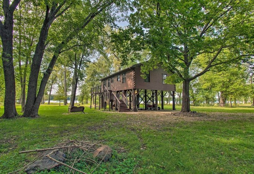 Cozy Riverfront Getaway: Fishing On Site!