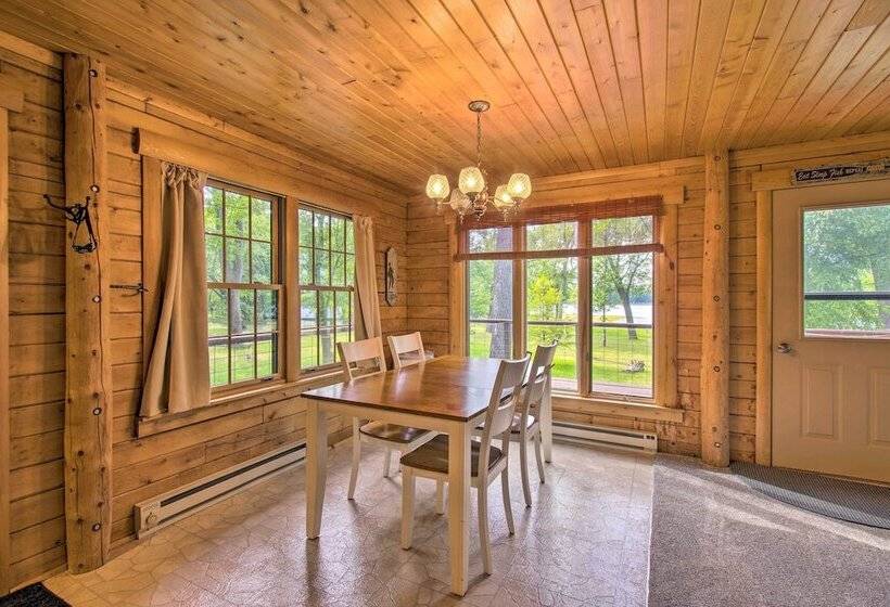 Cozy Riverfront Getaway: Fishing On Site!