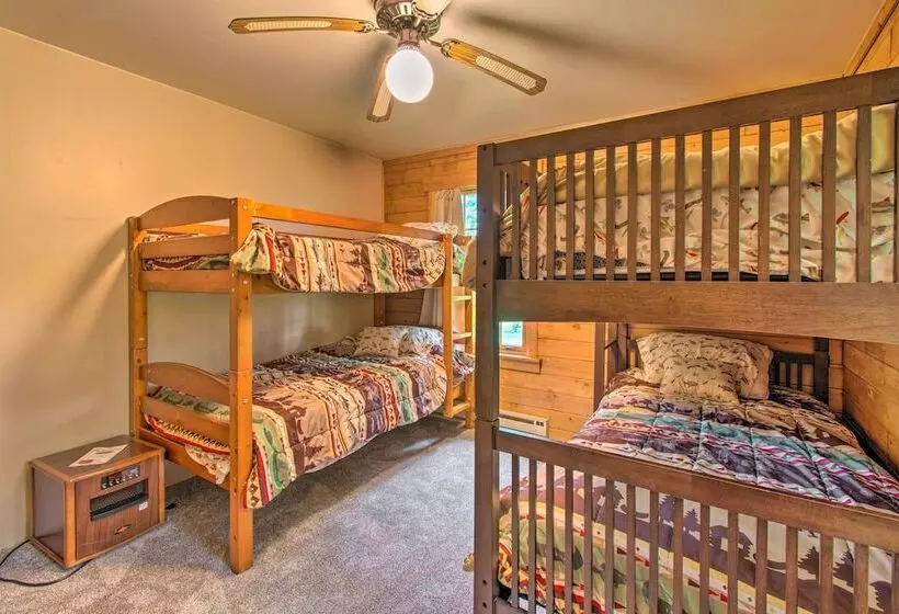 Cozy Riverfront Getaway: Fishing On Site!