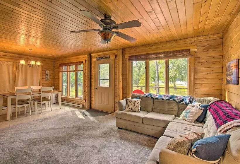 Cozy Riverfront Getaway: Fishing On Site!