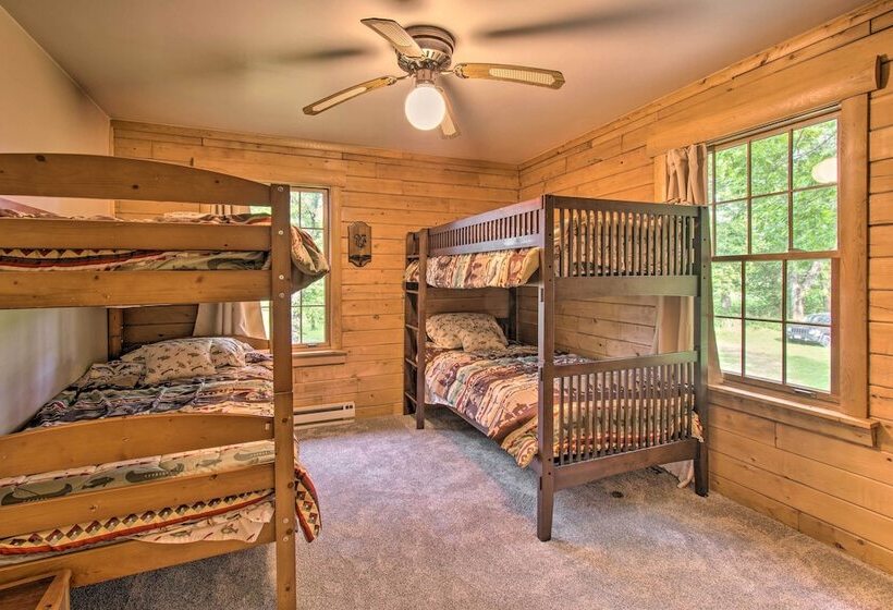 Cozy Riverfront Getaway: Fishing On Site!