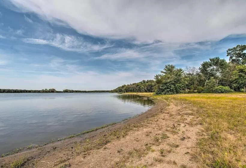 Cozy Riverfront Getaway: Fishing On Site!