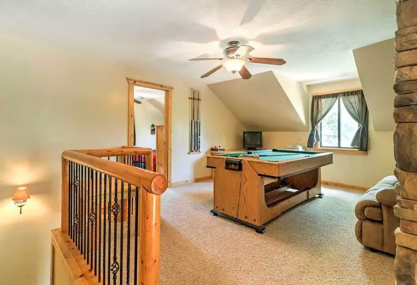 Cozy Utah Cabin W/ Deck & Fire Pit!