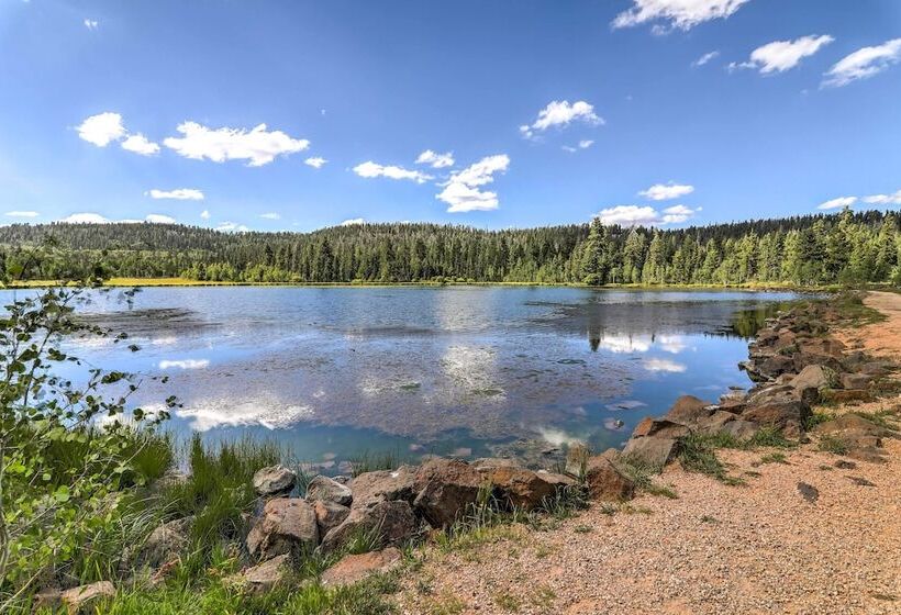 Cozy Utah Cabin W/ Deck & Fire Pit!