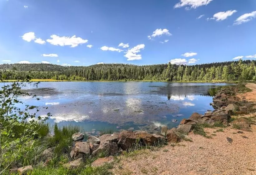 Cozy Utah Cabin W/ Deck & Fire Pit!