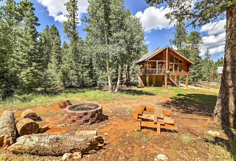 Cozy Utah Cabin W/ Deck & Fire Pit!