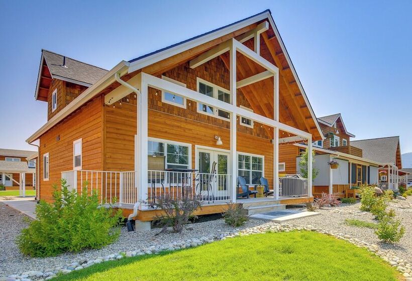 Dover Vacation Rental: Walk To Lake Pend!