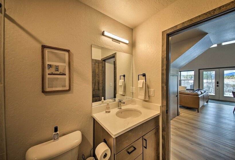 Dover Vacation Rental: Walk To Lake Pend!