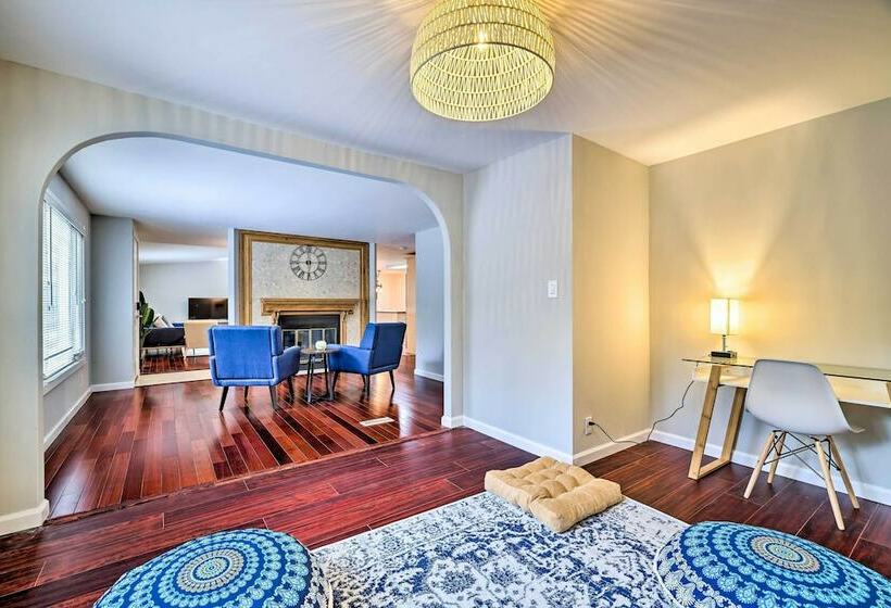 East Stroudsburg House W/ Hot Tub + Pool!