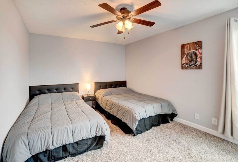 Family Friendly Clarksville Vacation Rental!