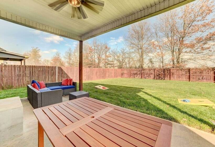 Family Friendly Clarksville Vacation Rental!