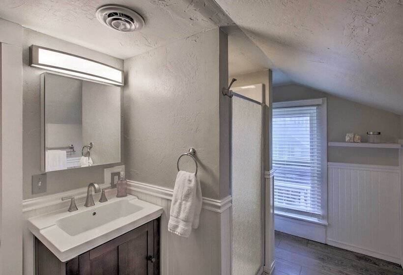 Family Friendly House: Walk To Lake Michigan!