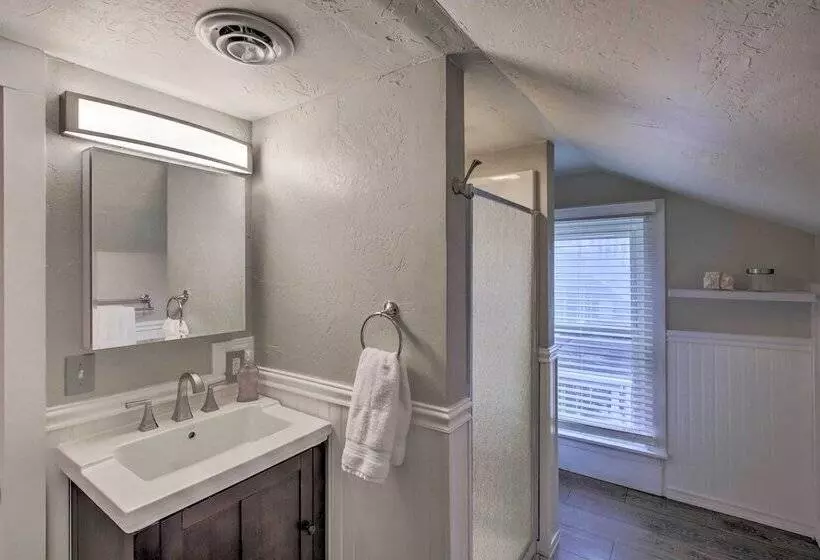 Family Friendly House: Walk To Lake Michigan!