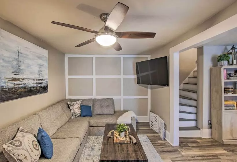 Family Friendly House: Walk To Lake Michigan!