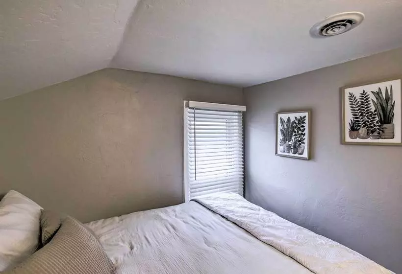 Family Friendly House: Walk To Lake Michigan!