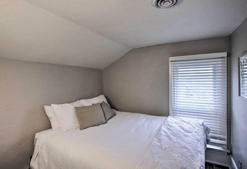 Family Friendly House: Walk To Lake Michigan!