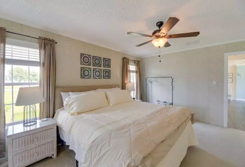 Family Home + Fire Pit & Deck, 11 Miles To Beach!