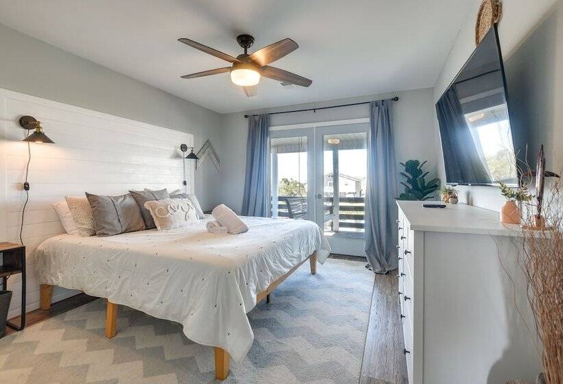 Gorgeous Oib Escape W/ Dock & Canal View!